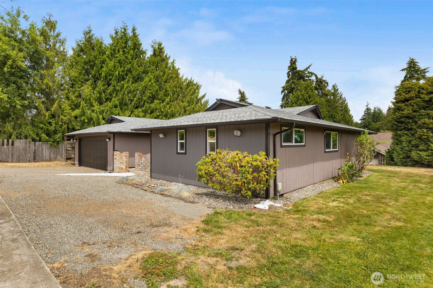 5401 47th Avenue Property Photo 4