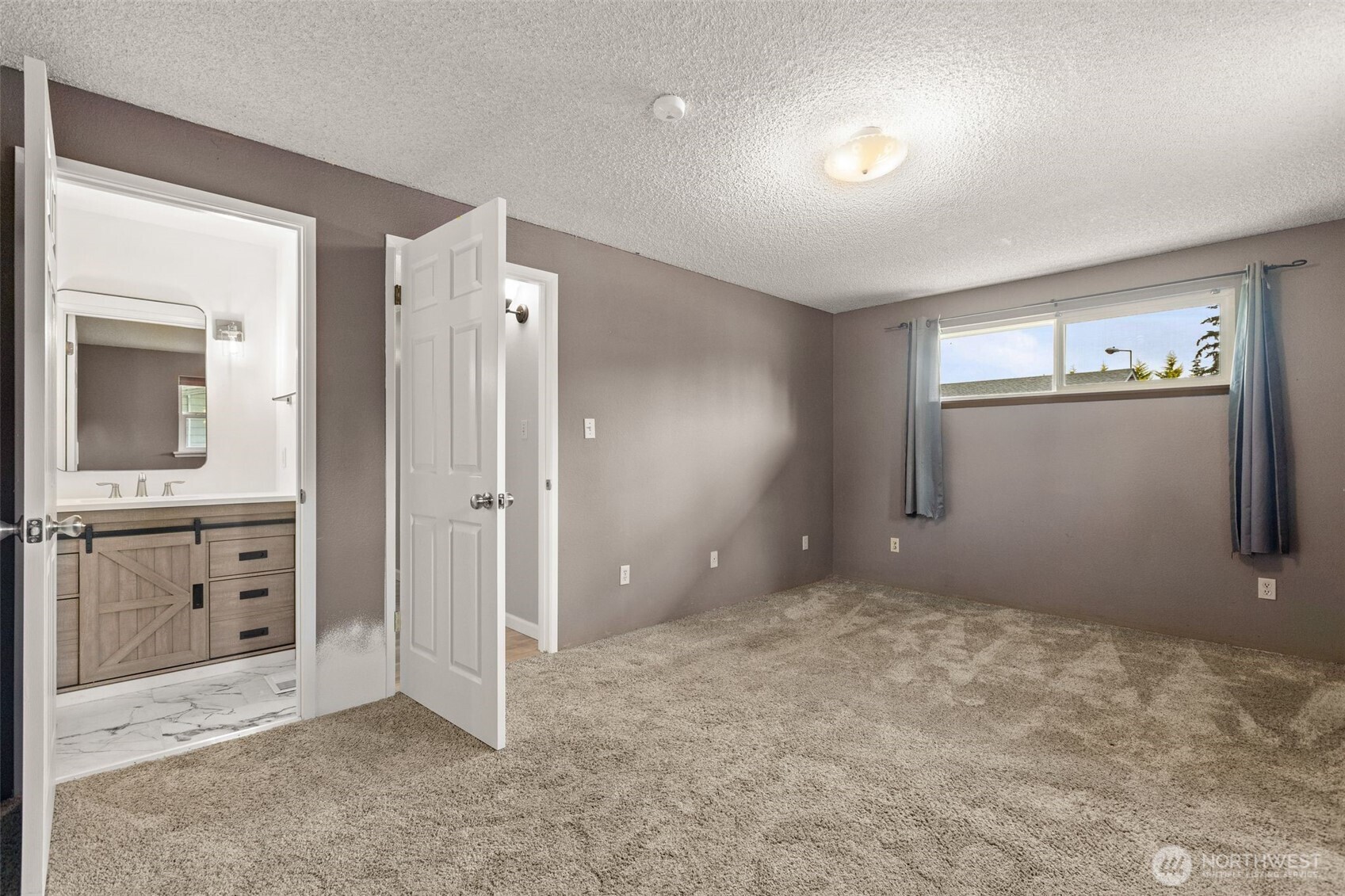 5401 47th Avenue Property Photo 15