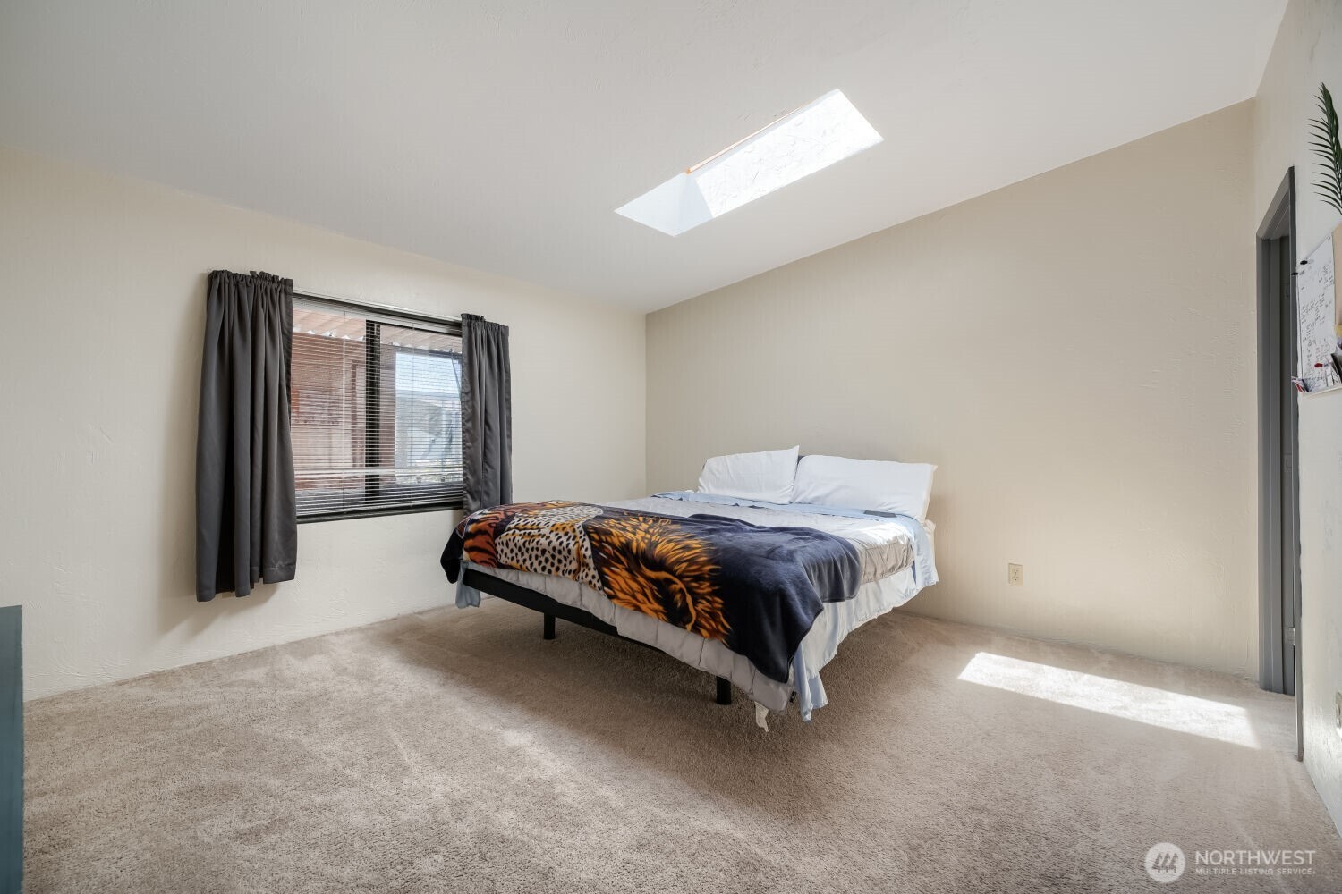 3611 Ne I St 207 Property Photo 4