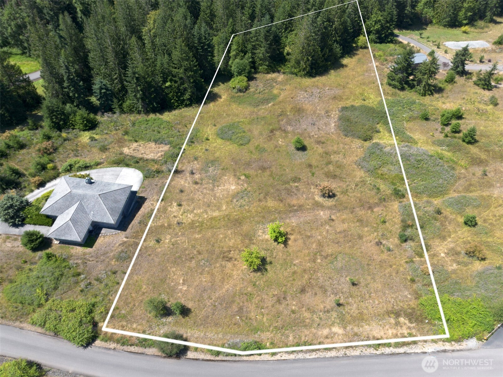 183 Hillside Drive Property Photo 8