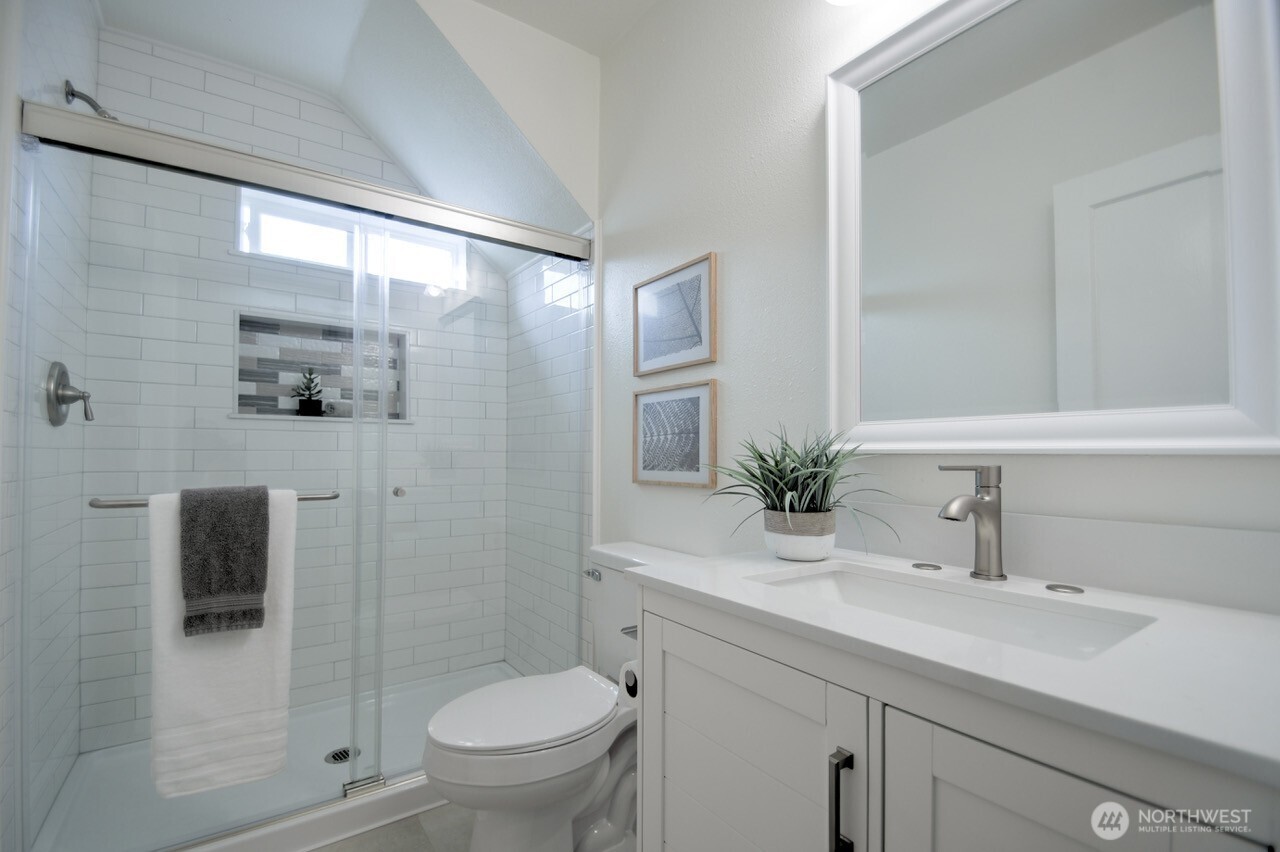 921 5th Avenue Property Photo 13
