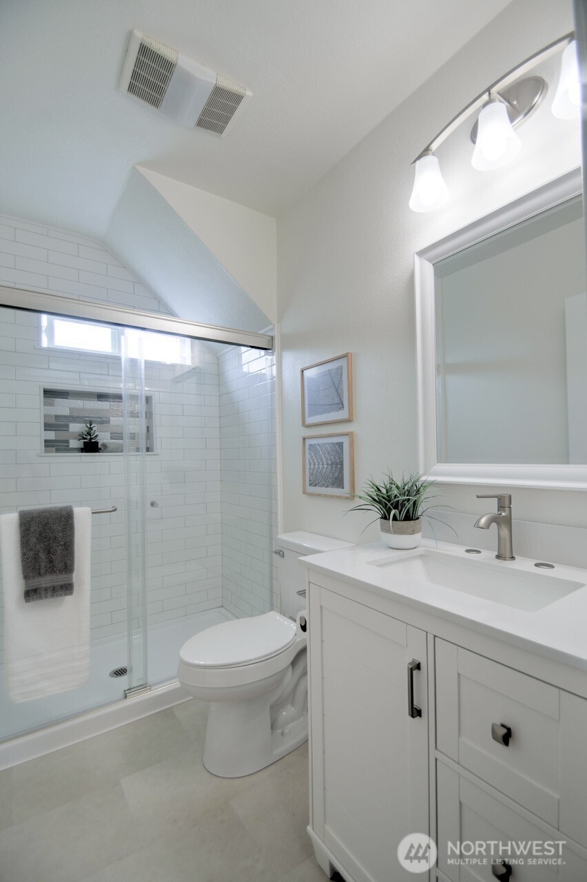 921 5th Avenue Property Photo 14