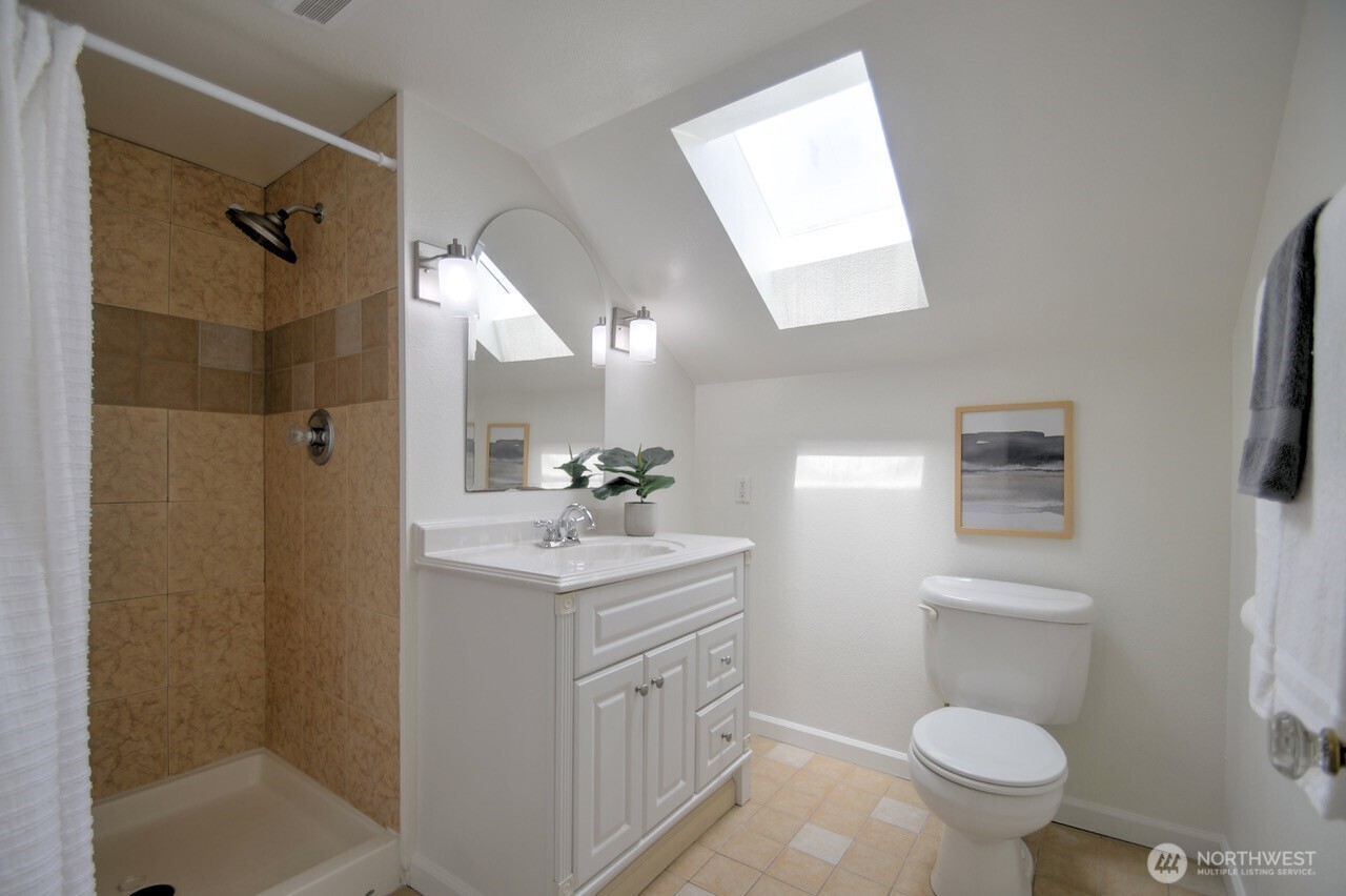 921 5th Avenue Property Photo 22