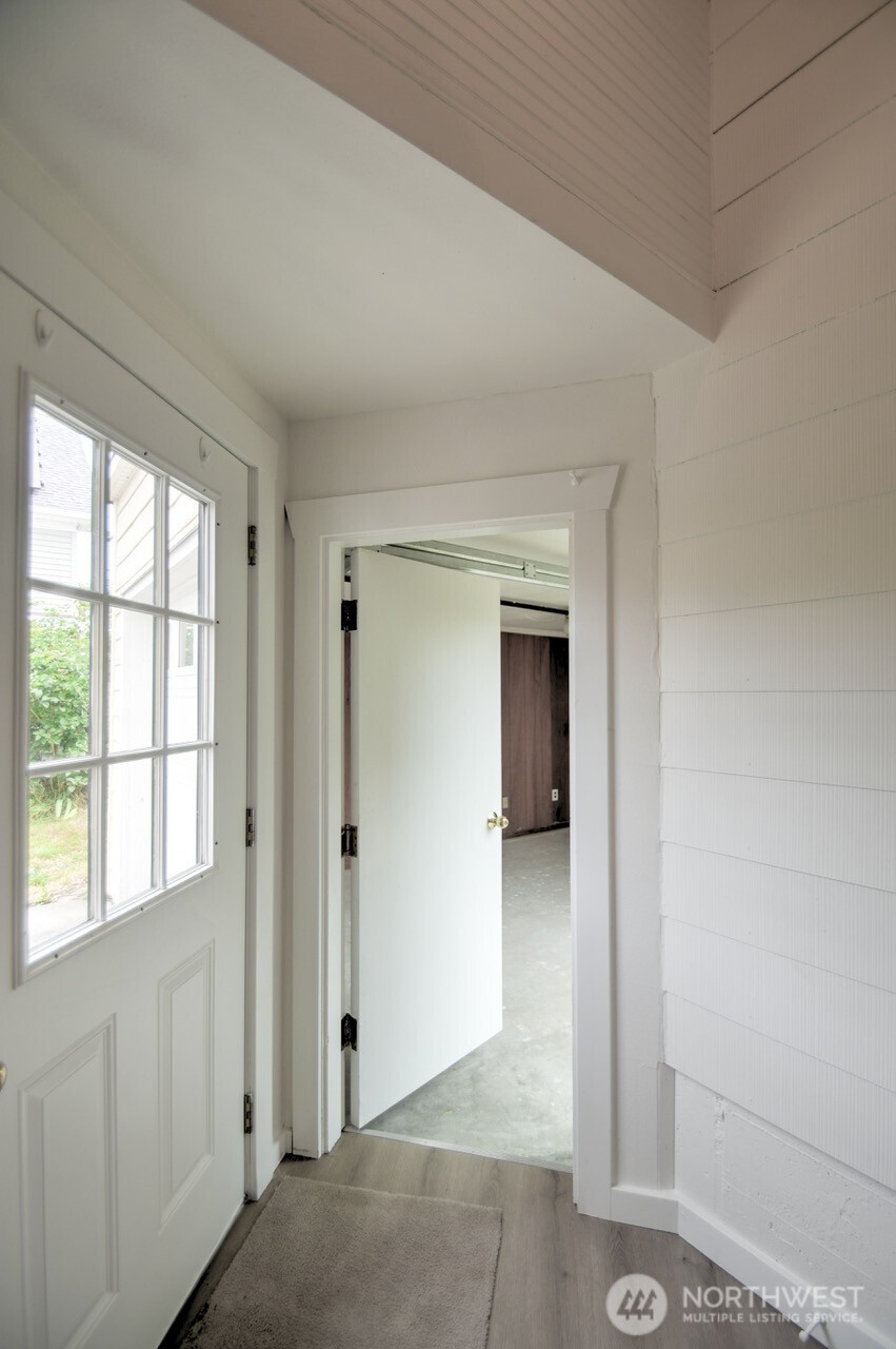 921 5th Avenue Property Photo 23