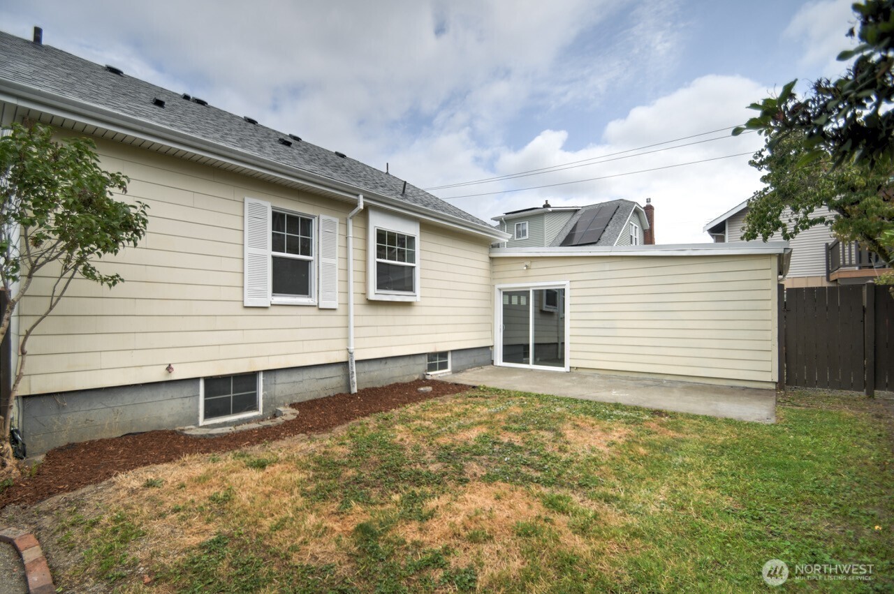 921 5th Avenue Property Photo 28