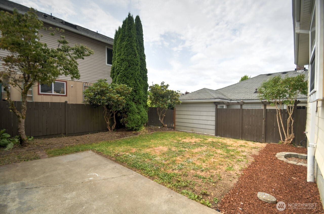 921 5th Avenue Property Photo 29