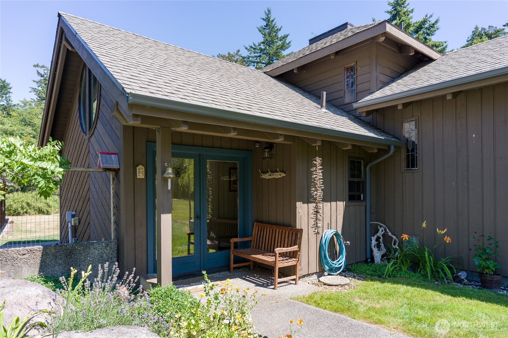 1028 Cross Road Property Photo 5