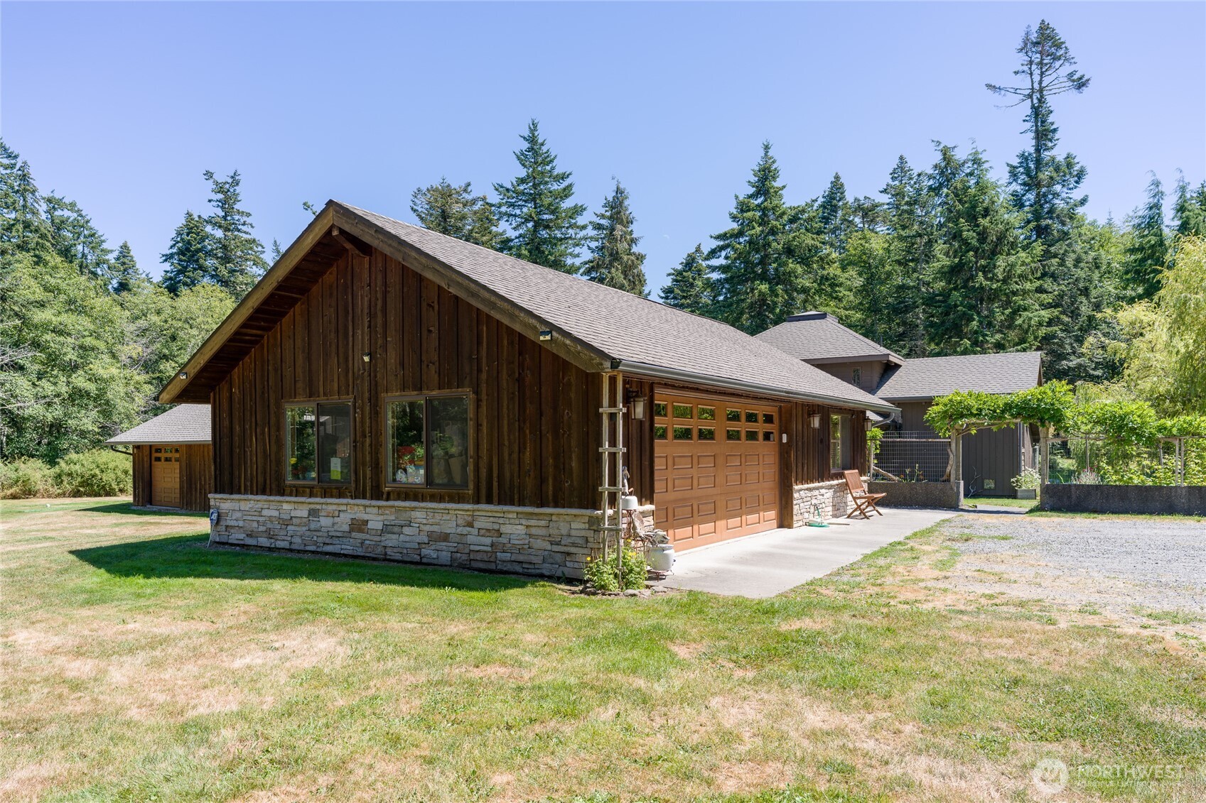 1028 Cross Road Property Photo 6
