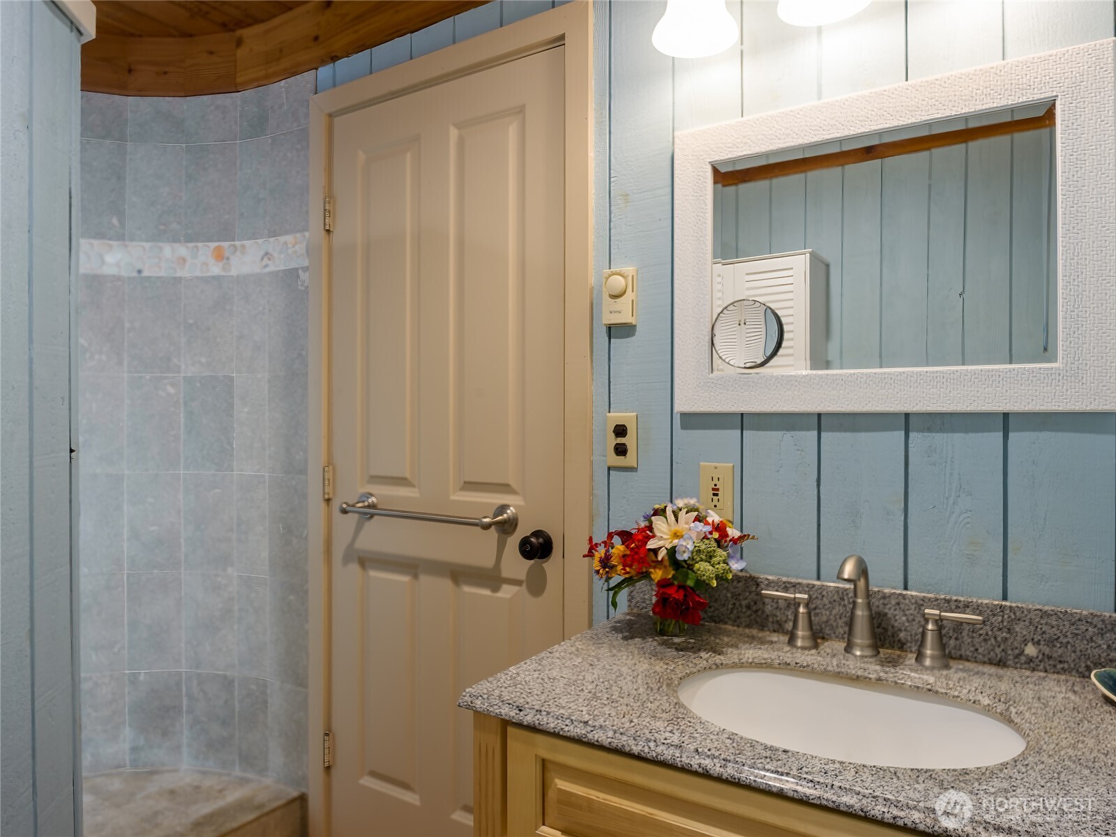 1028 Cross Road Property Photo 14