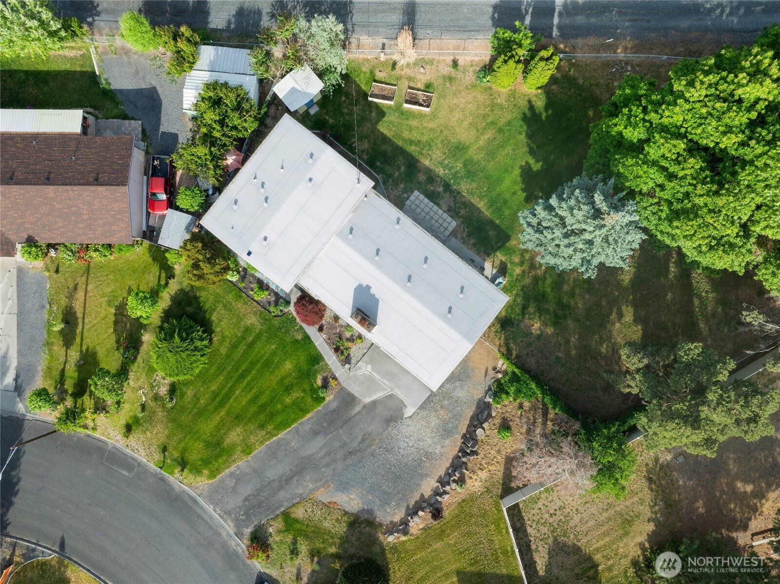 1147 Ashley Way Property Photo 3