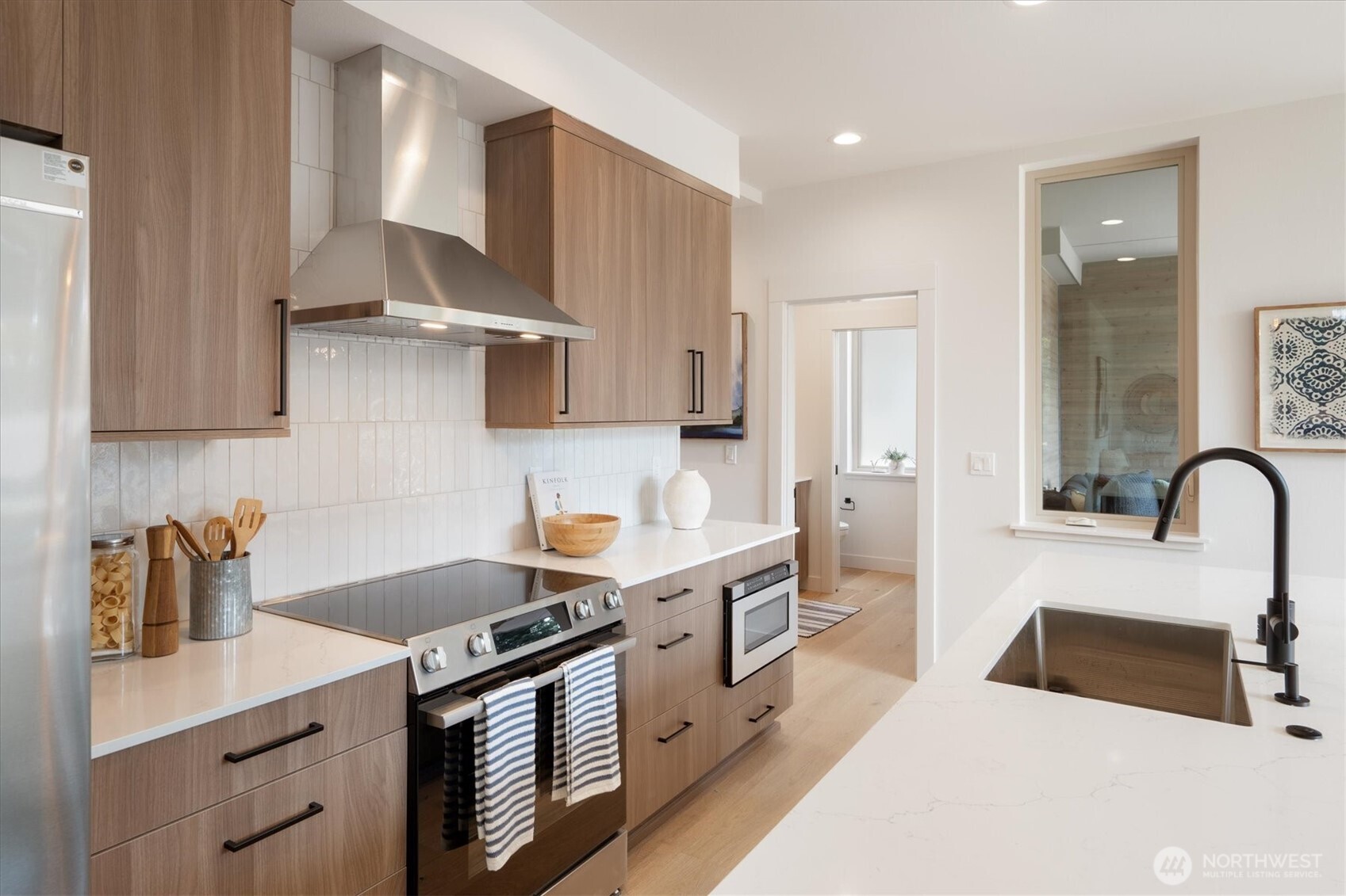 18032 A Sunnyside Avenue Property Photo 9