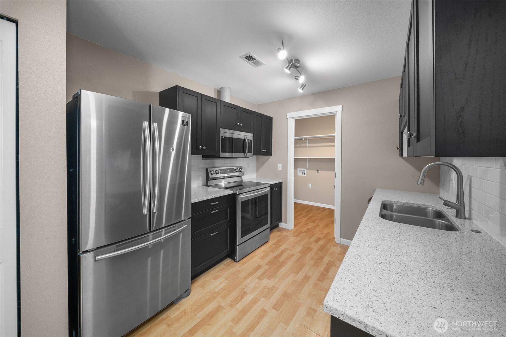 6721 Jericho Lane Property Photo 8