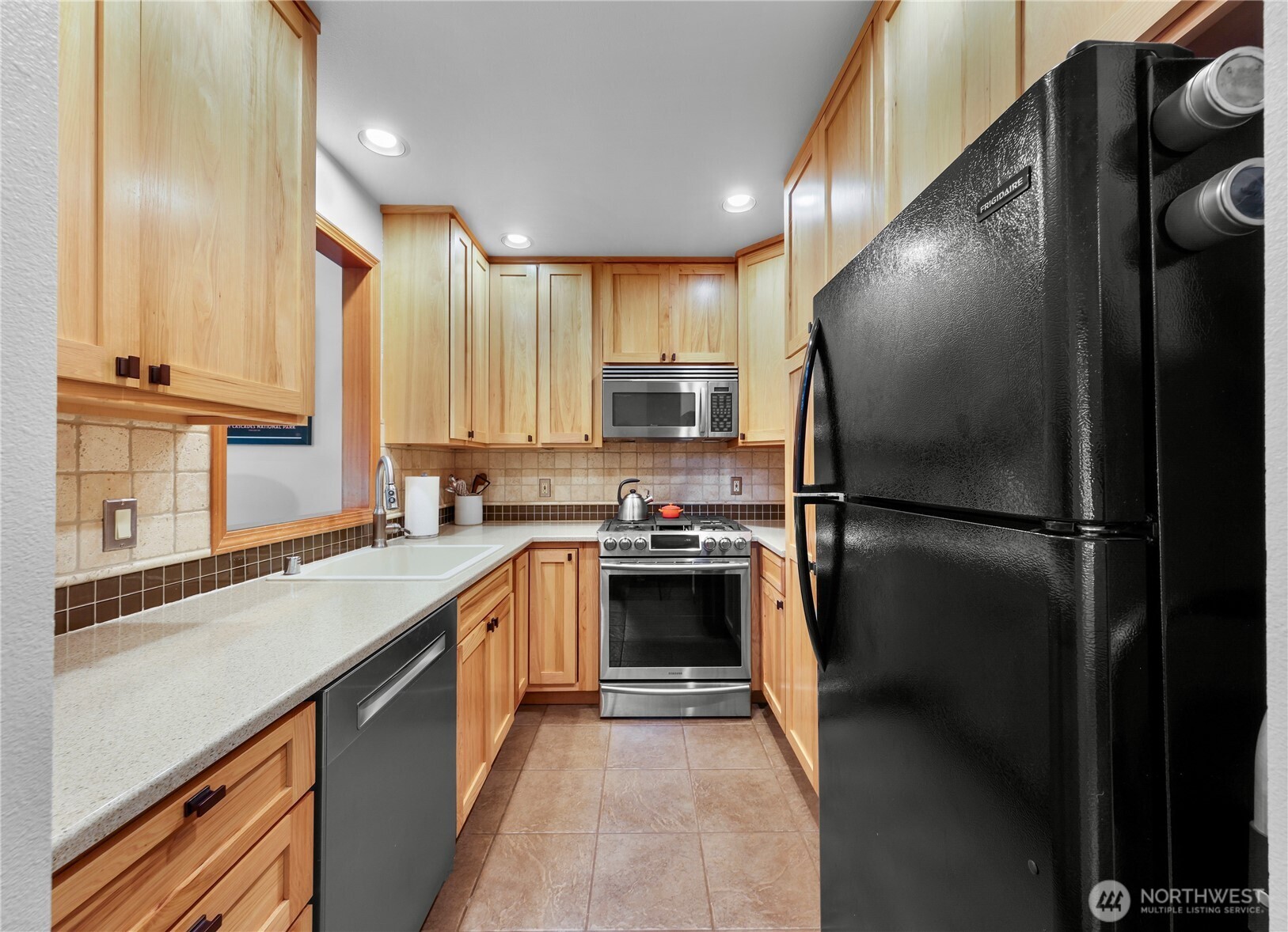 7875 Silver Lake Road Property Photo 10