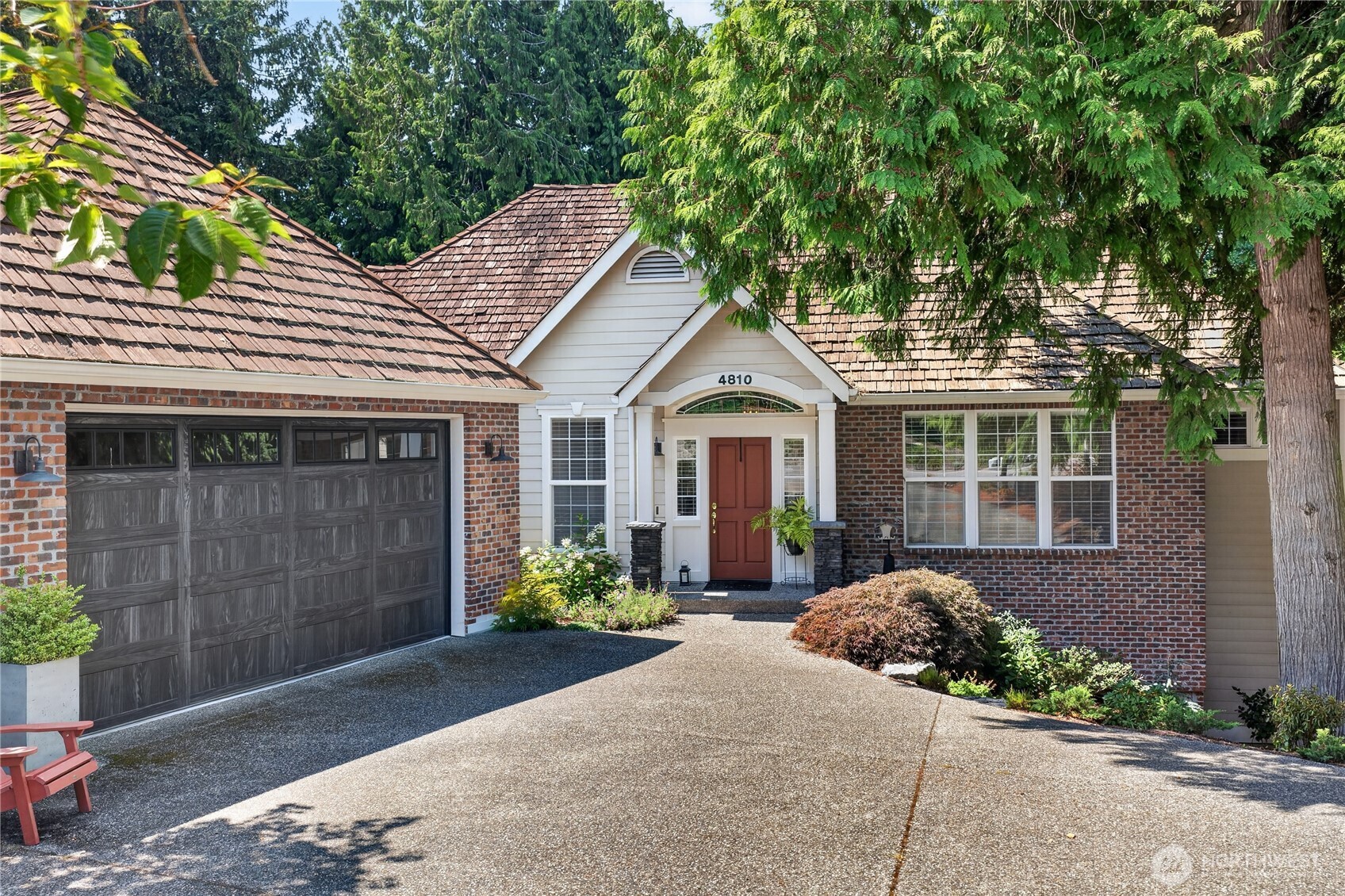 4810 Green Hills Court Property Photo 2