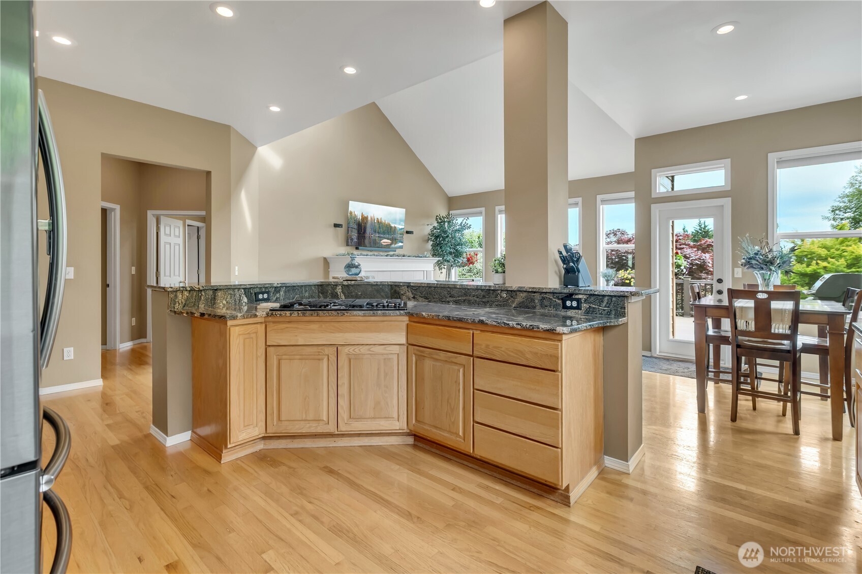 1828 Mariner Circle Property Photo 9