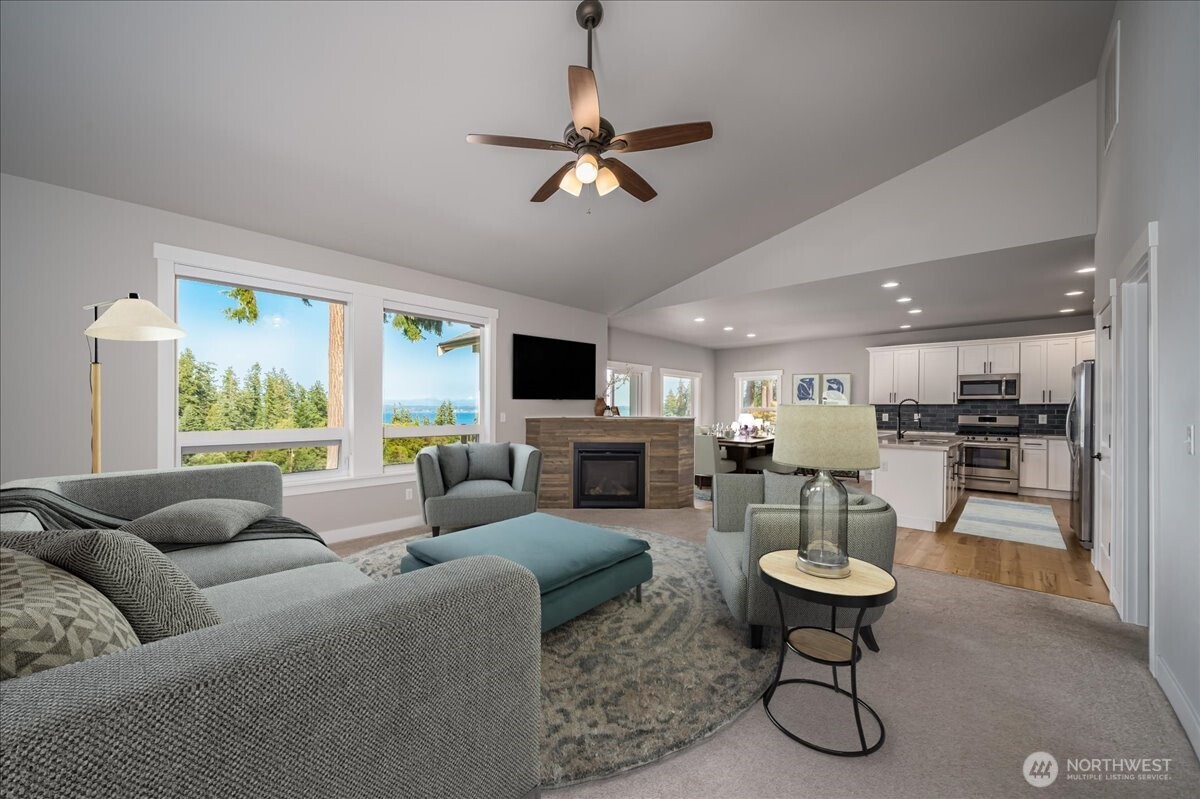 1229 Se Camano Drive Property Photo 3