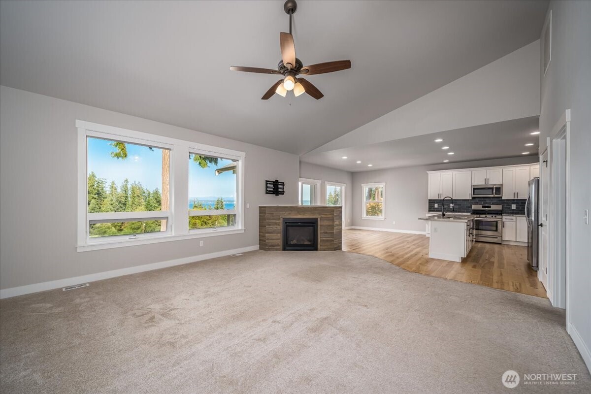 1229 Se Camano Drive Property Photo 14