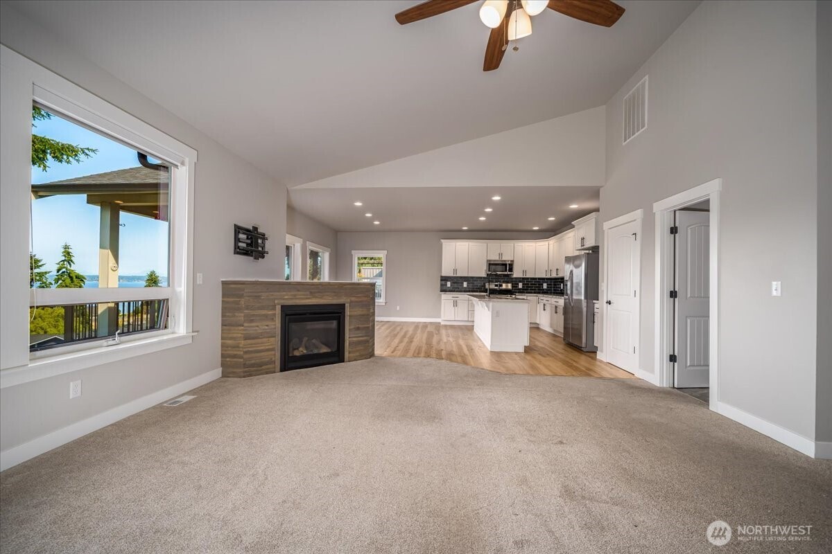 1229 Se Camano Drive Property Photo 15