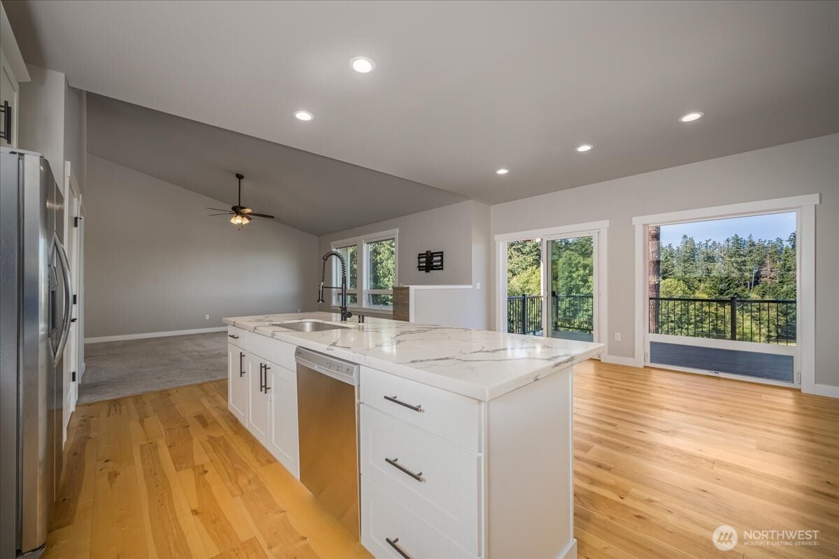 1229 Se Camano Drive Property Photo 19
