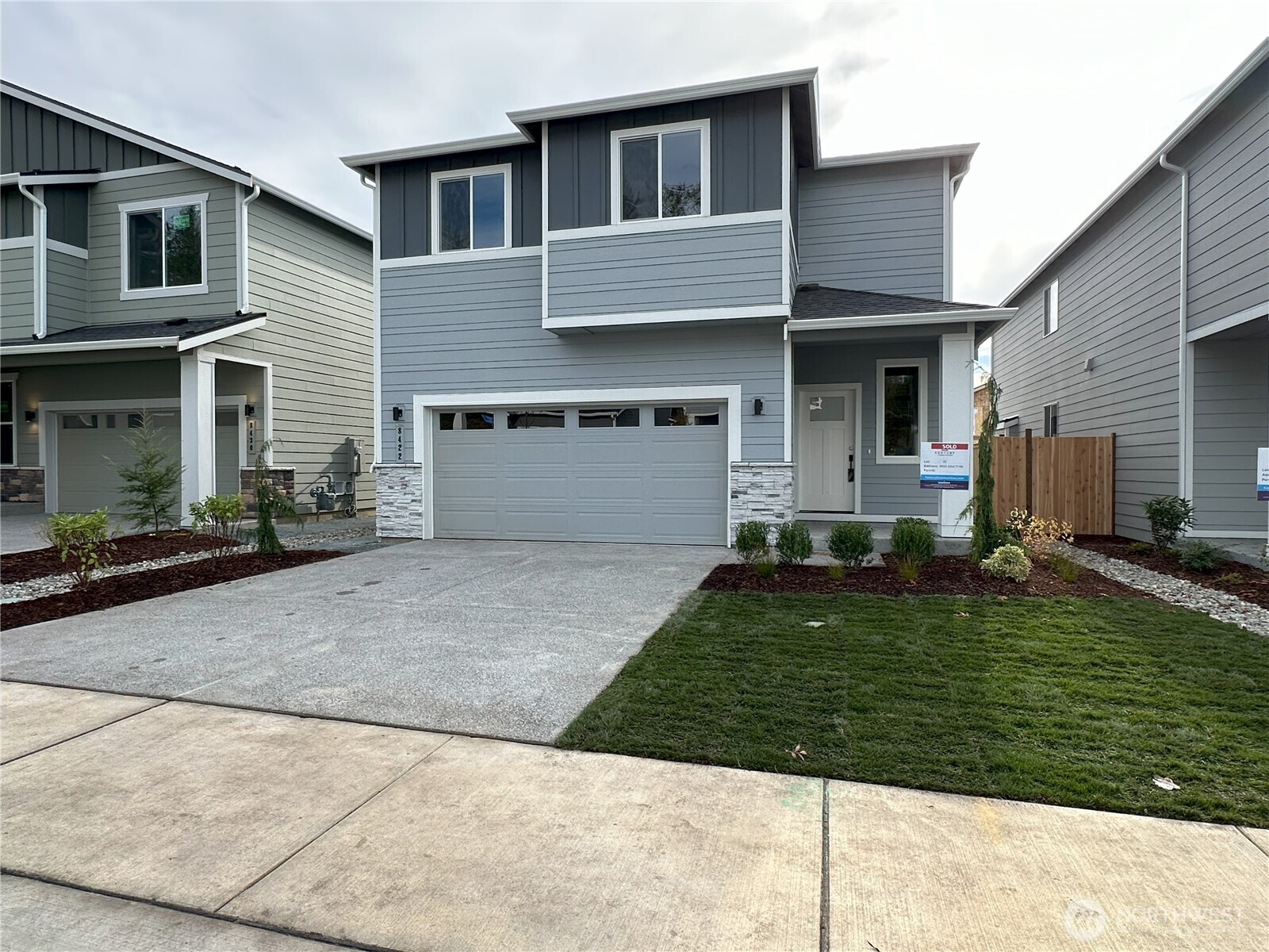 8422 52nd Pl NE Property Photo 1