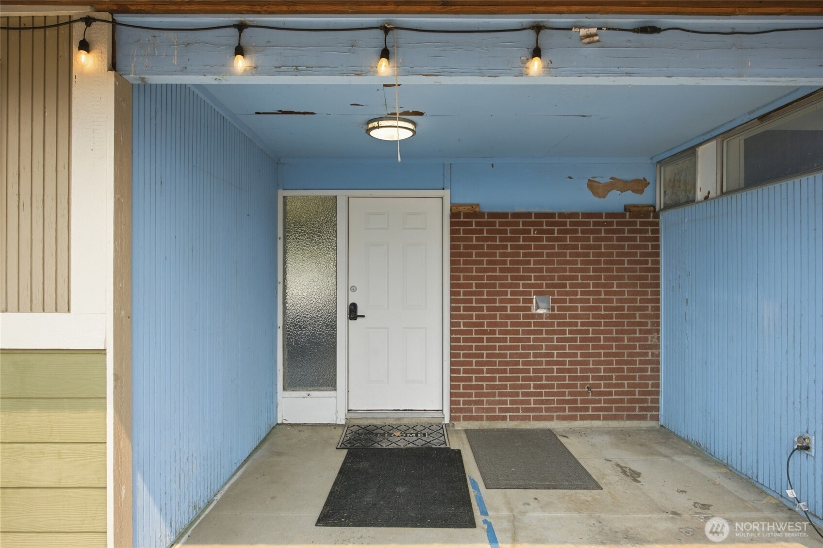 410 Loring Drive Property Photo 3