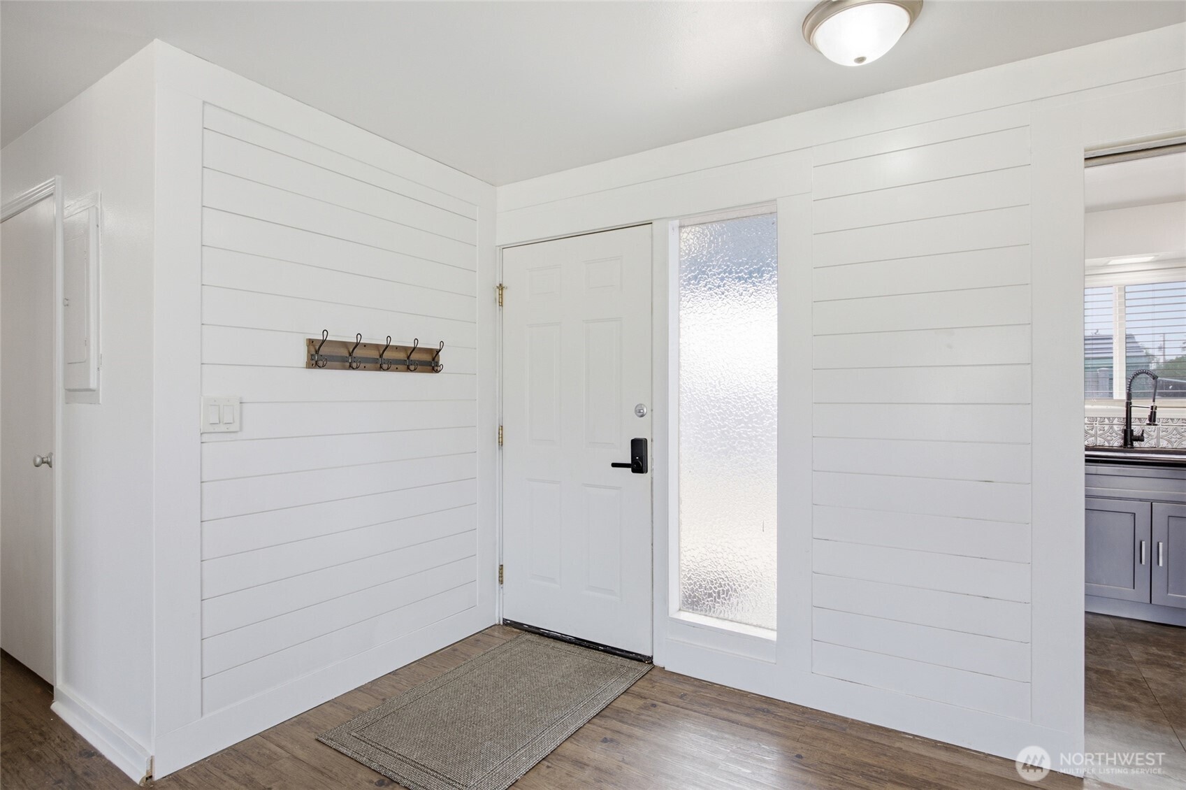 410 Loring Drive Property Photo 4