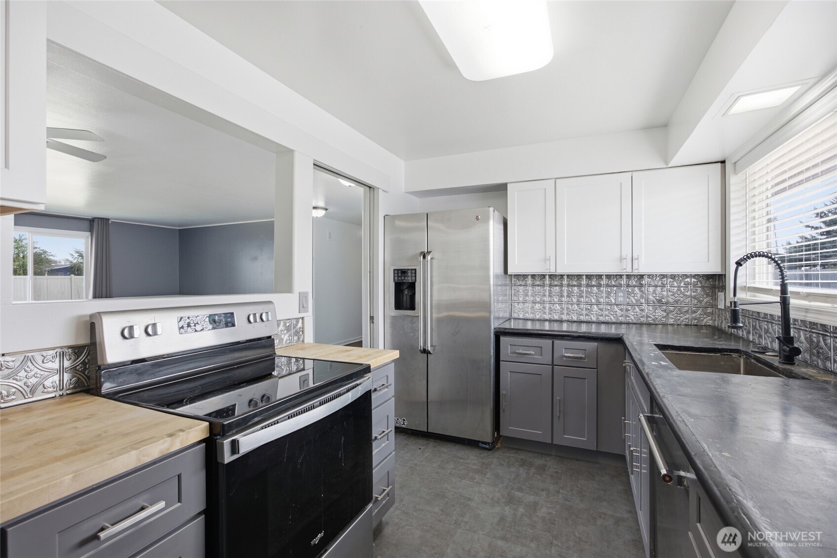 410 Loring Drive Property Photo 11