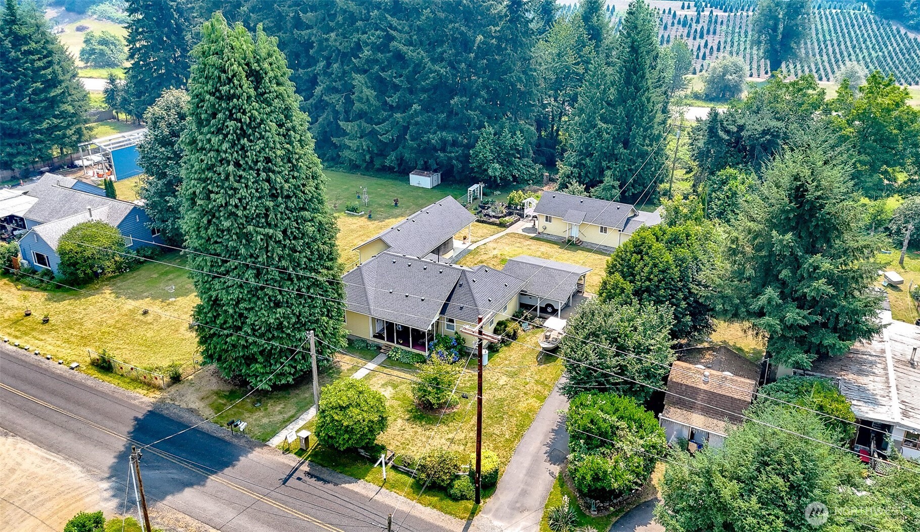 137 Damron Road Property Photo 3