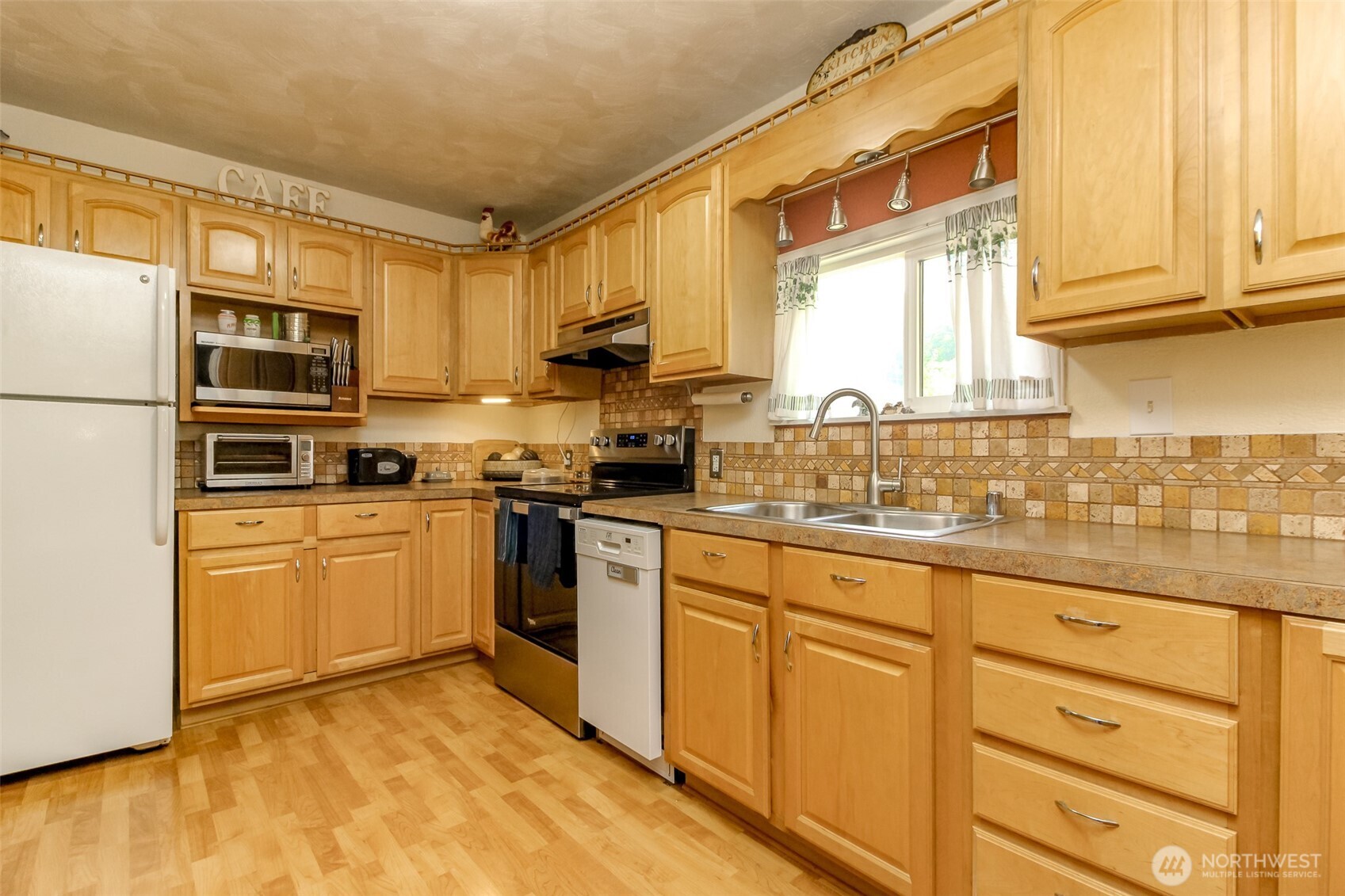 137 Damron Road Property Photo 14