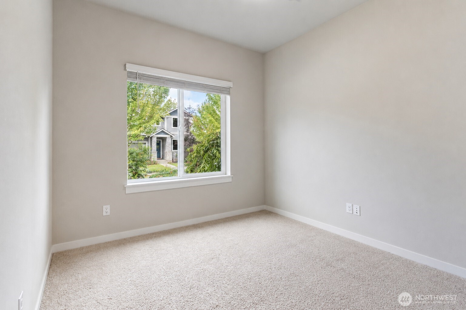 10053 56th Avenue Property Photo 11