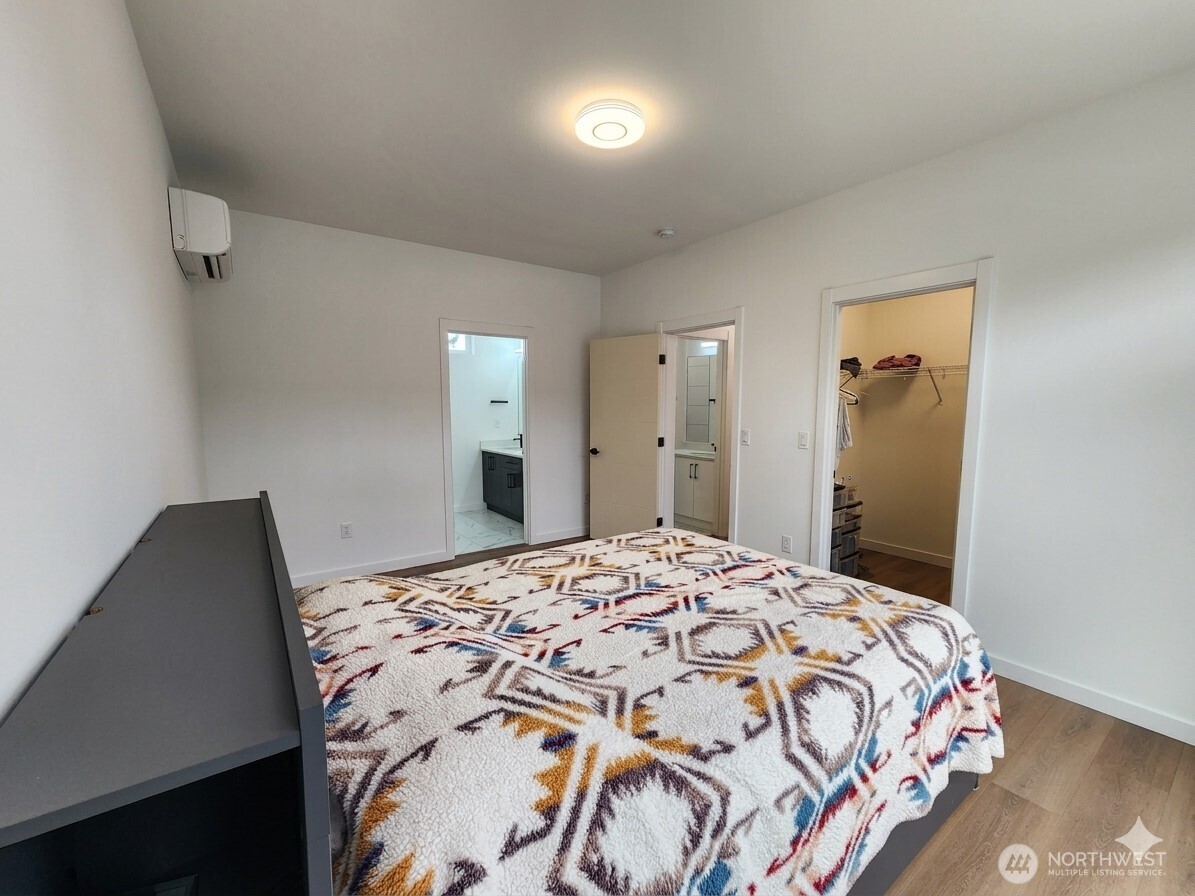 768 Point Brown Avenue D Property Photo 8