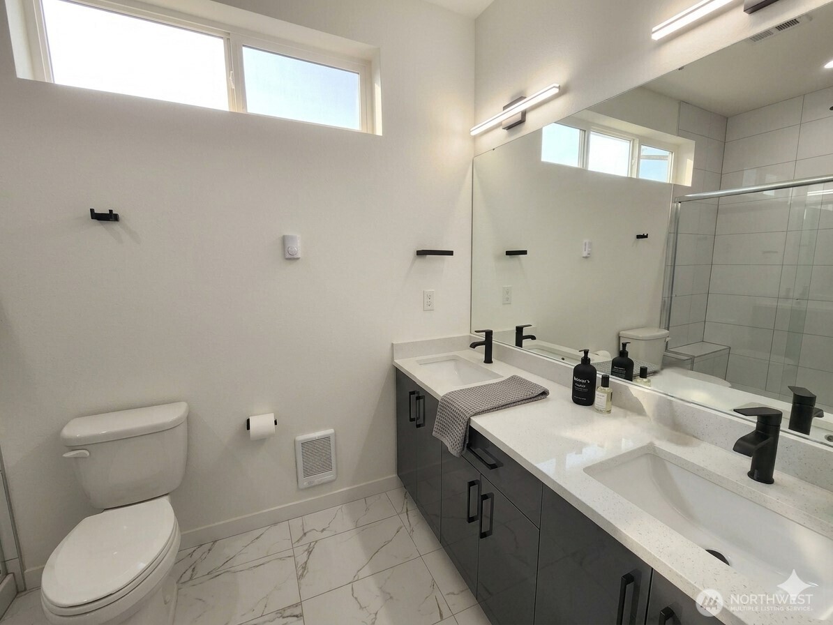 768 Point Brown Avenue D Property Photo 9