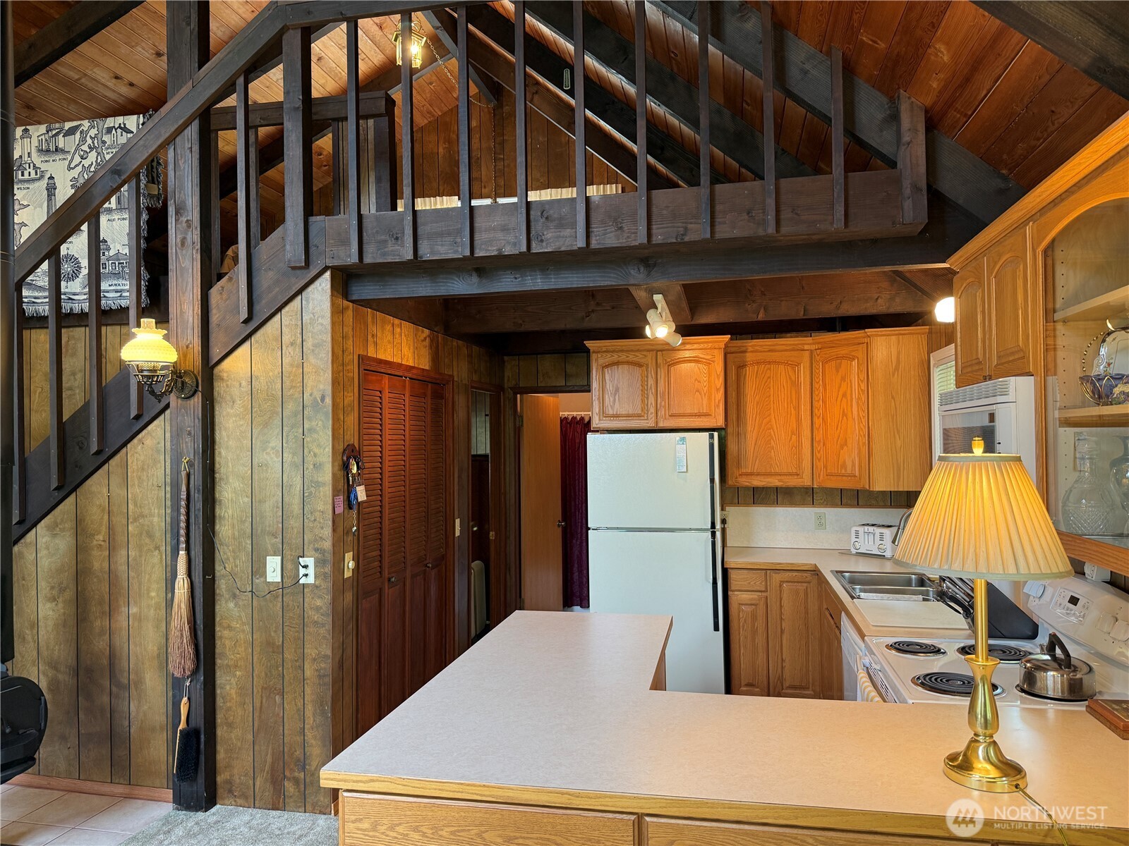 32216 R Place Property Photo 10