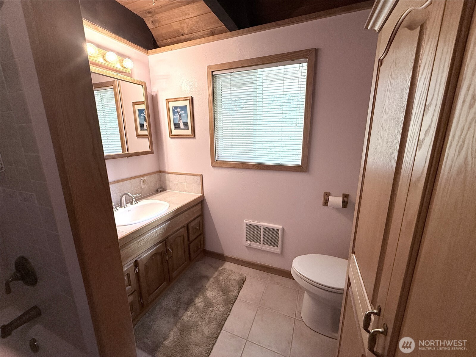32216 R Place Property Photo 17