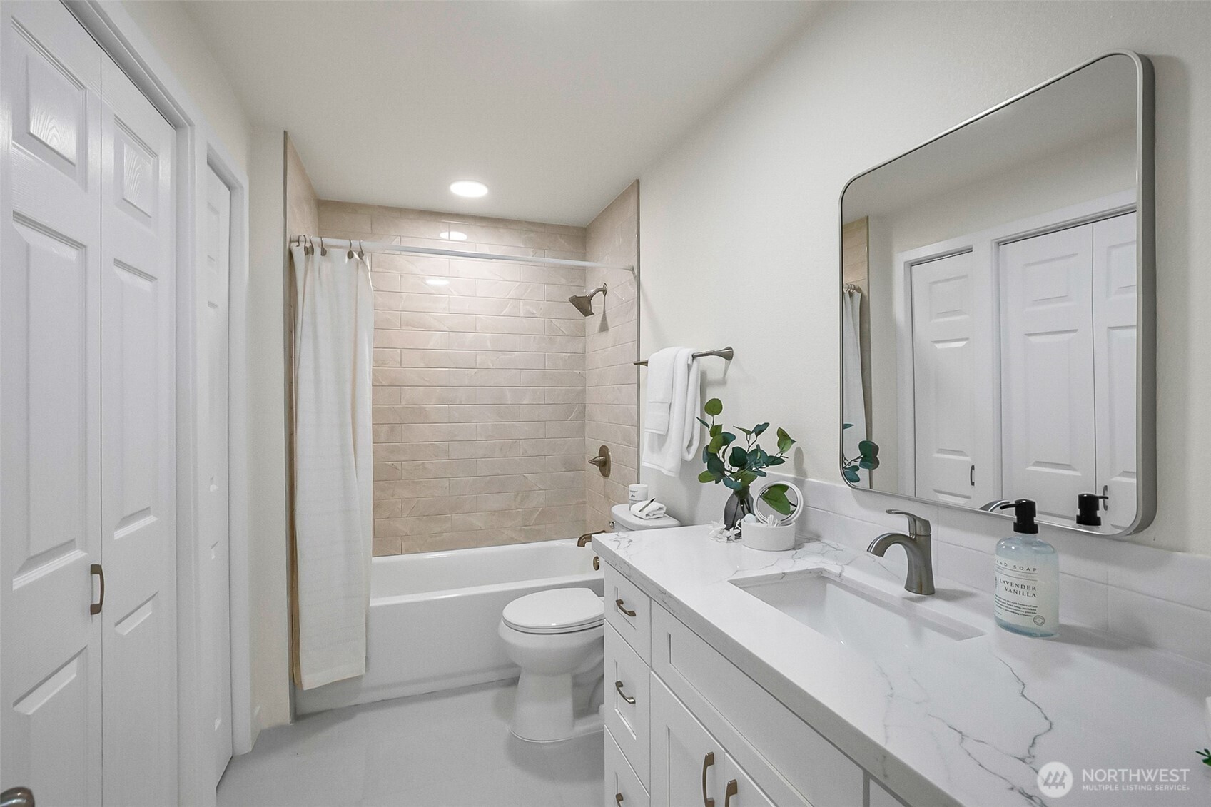 13304 Elliott Road Property Photo 21