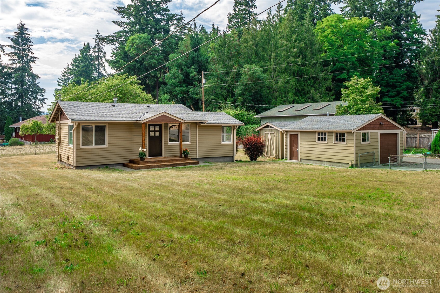 2437 Rocky Point Road Property Photo 1