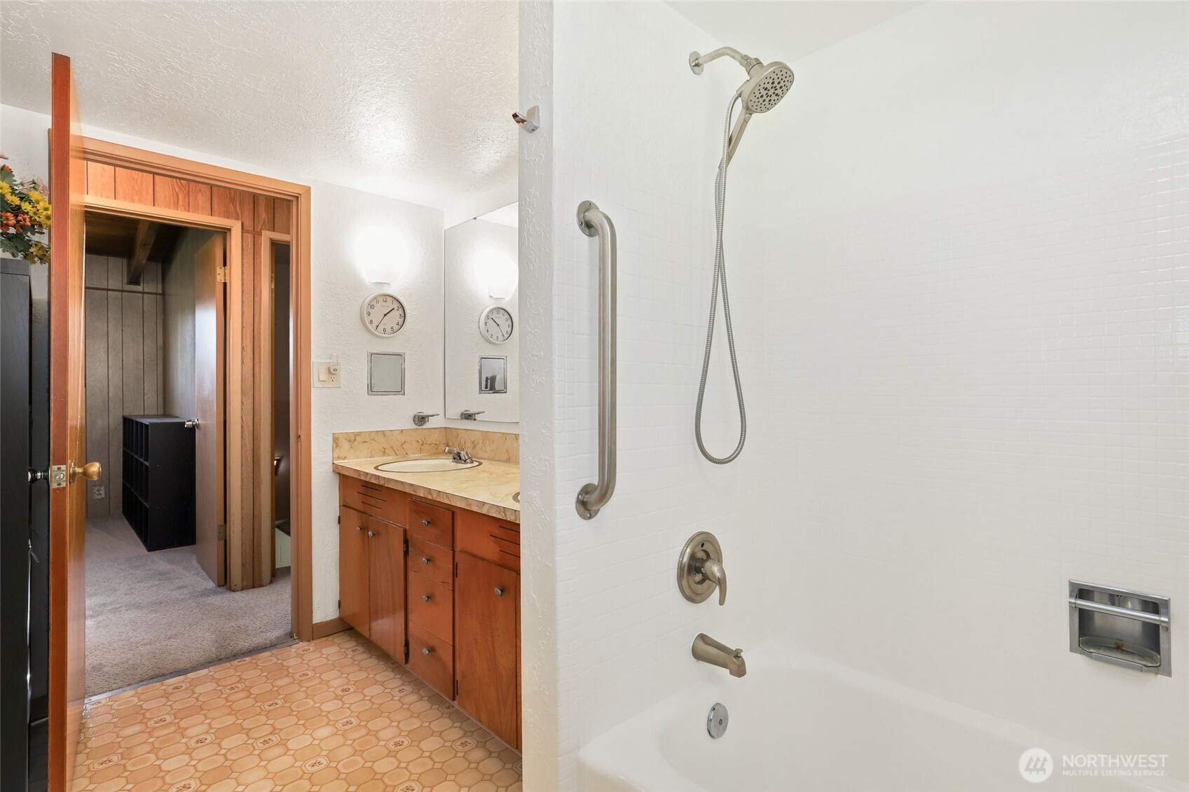 10013 Barnes Lane Property Photo 16