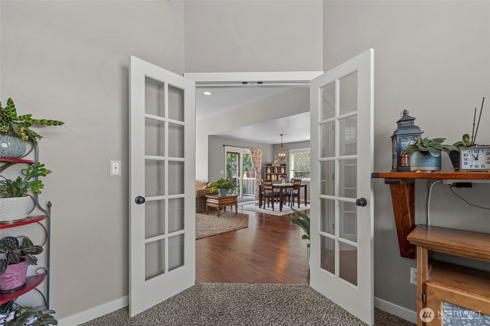 1936 Bridgeview Drive Property Photo 3