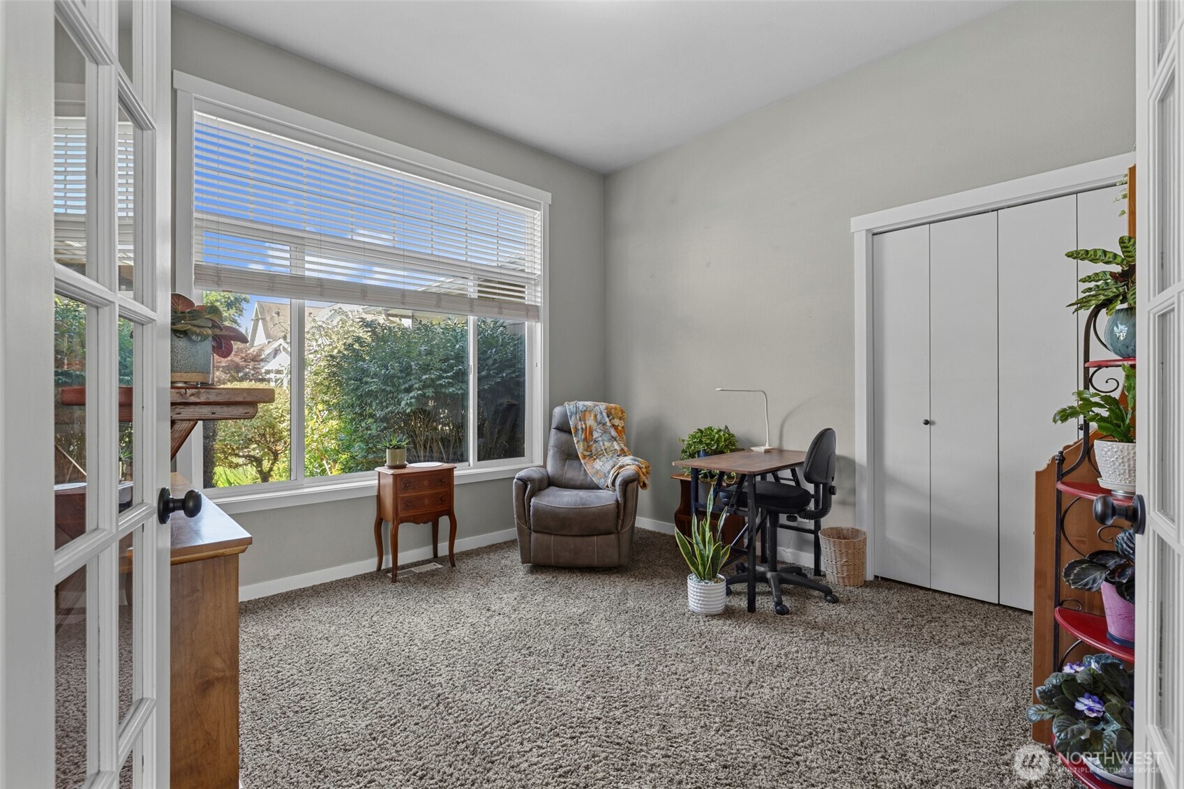 1936 Bridgeview Drive Property Photo 4