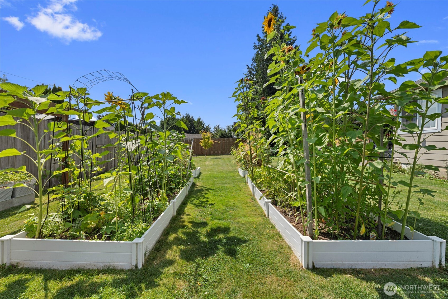 1936 Bridgeview Drive Property Photo 33