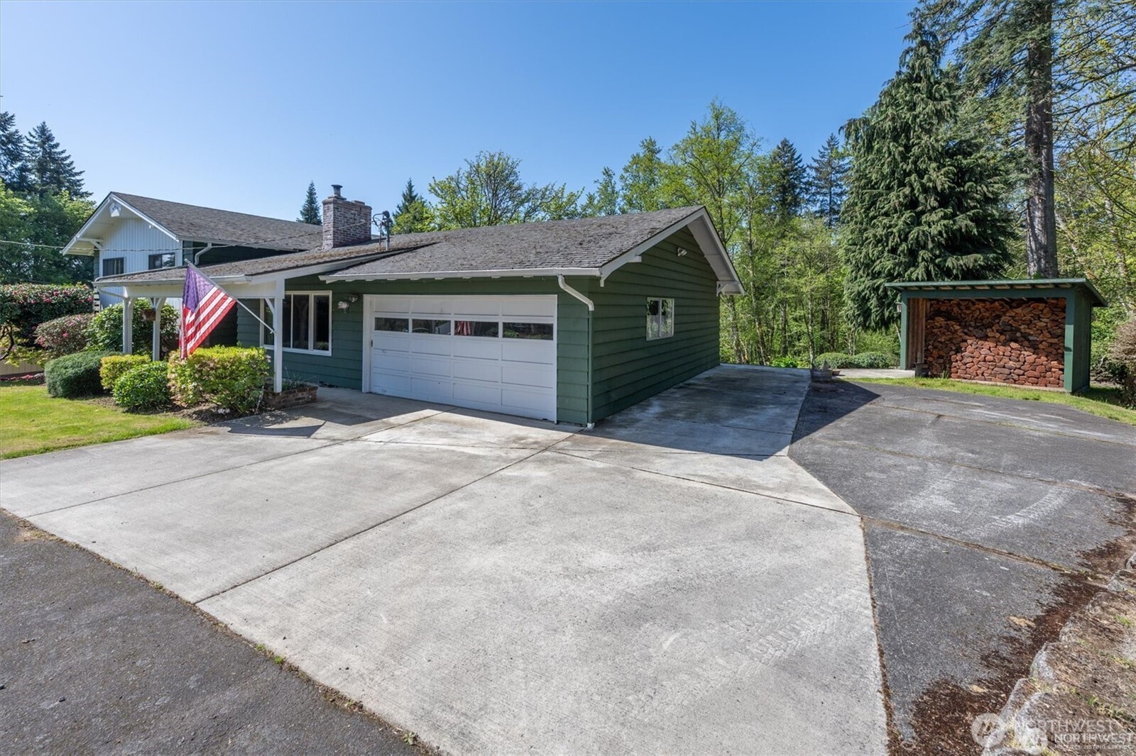 201 Inglewood Drive Property Photo 2