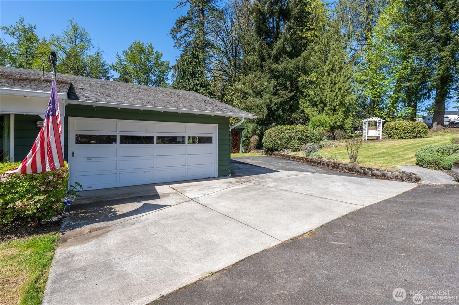 201 Inglewood Drive Property Photo 3