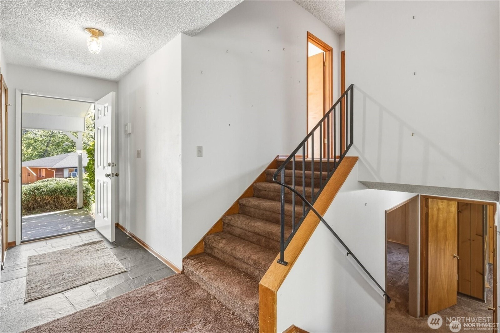 201 Inglewood Drive Property Photo 4