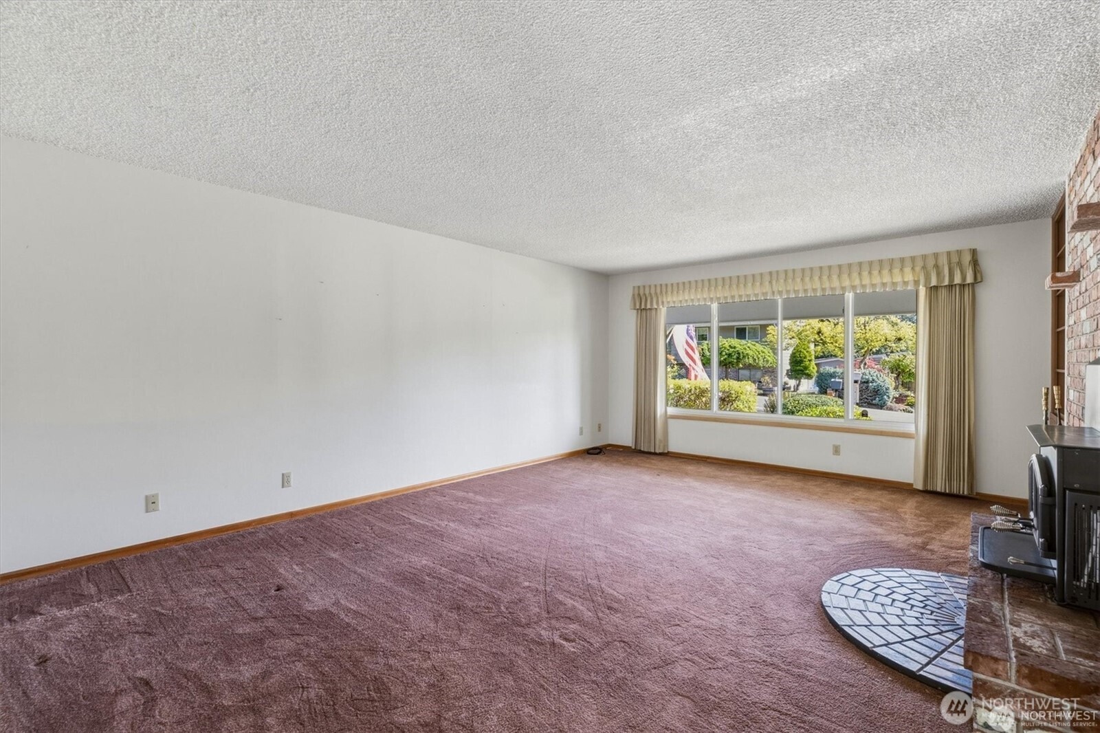 201 Inglewood Drive Property Photo 5