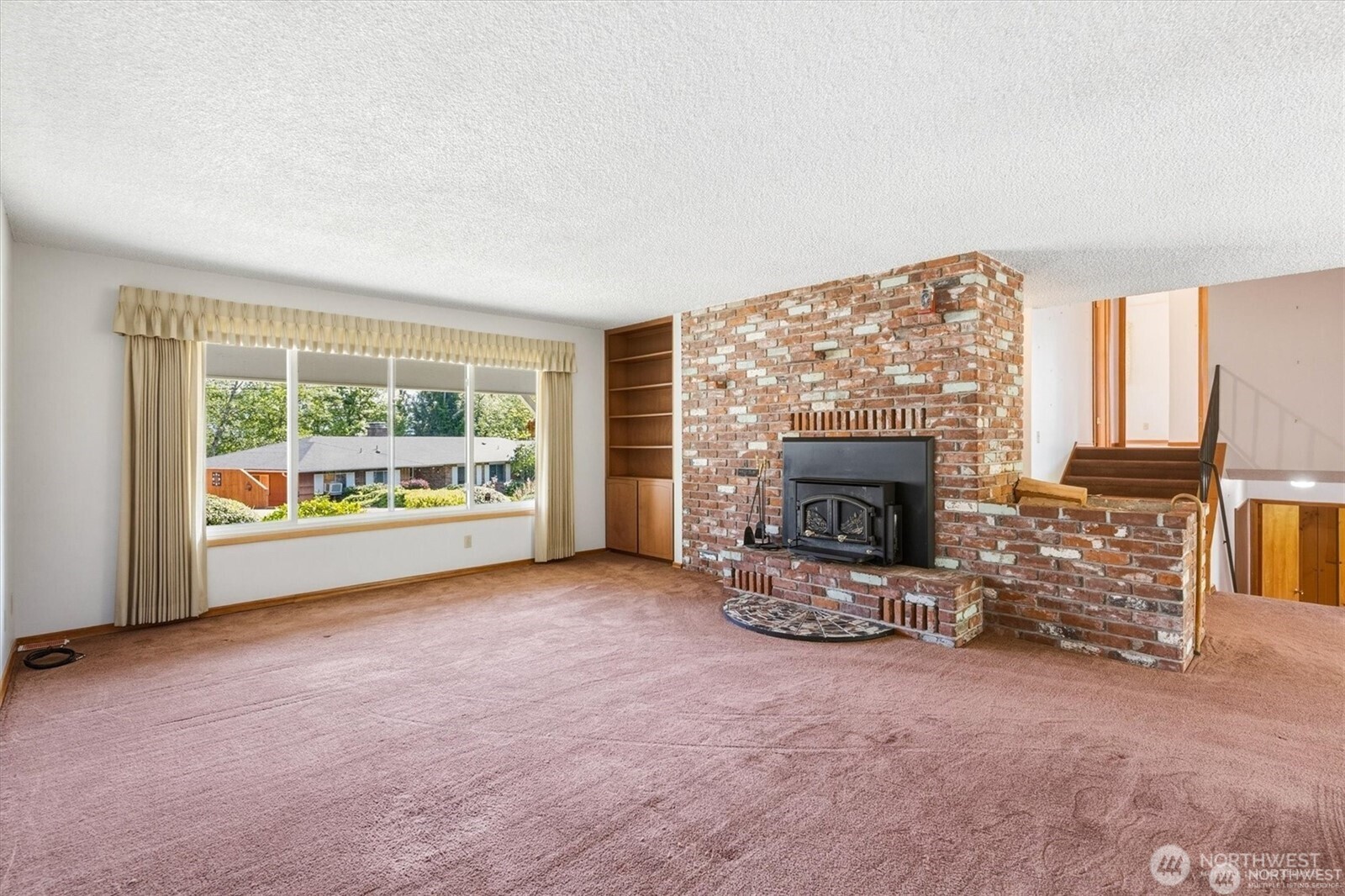 201 Inglewood Drive Property Photo 6