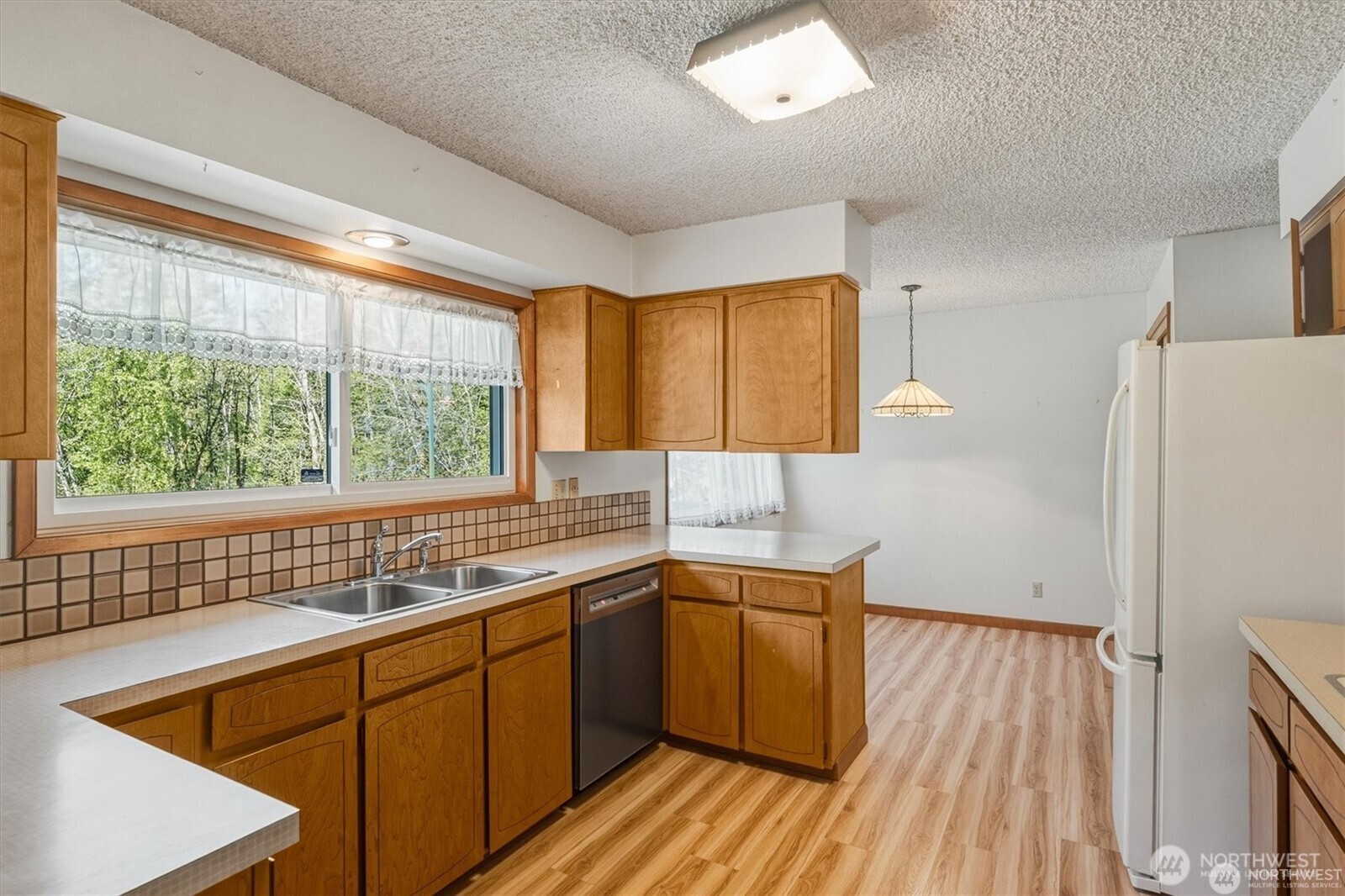 201 Inglewood Drive Property Photo 10