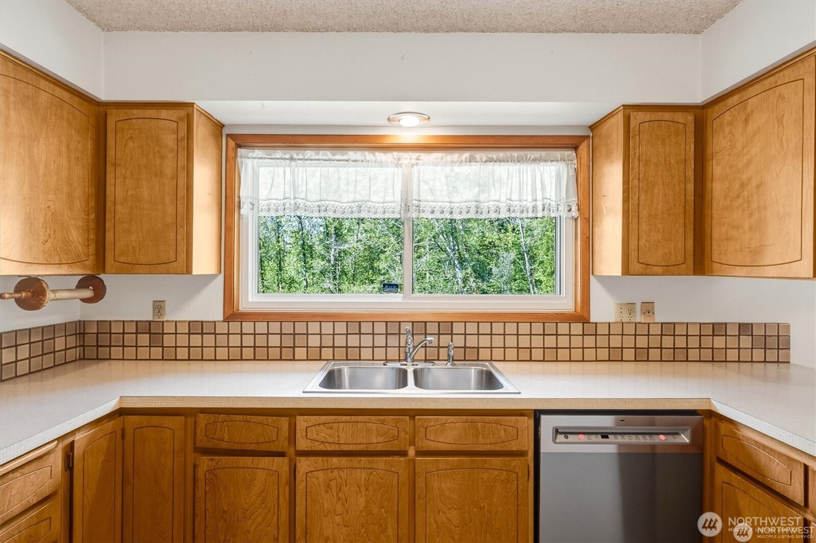 201 Inglewood Drive Property Photo 11