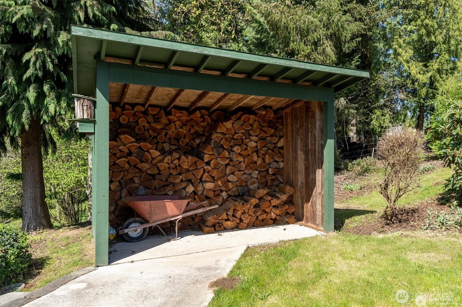 201 Inglewood Drive Property Photo 35