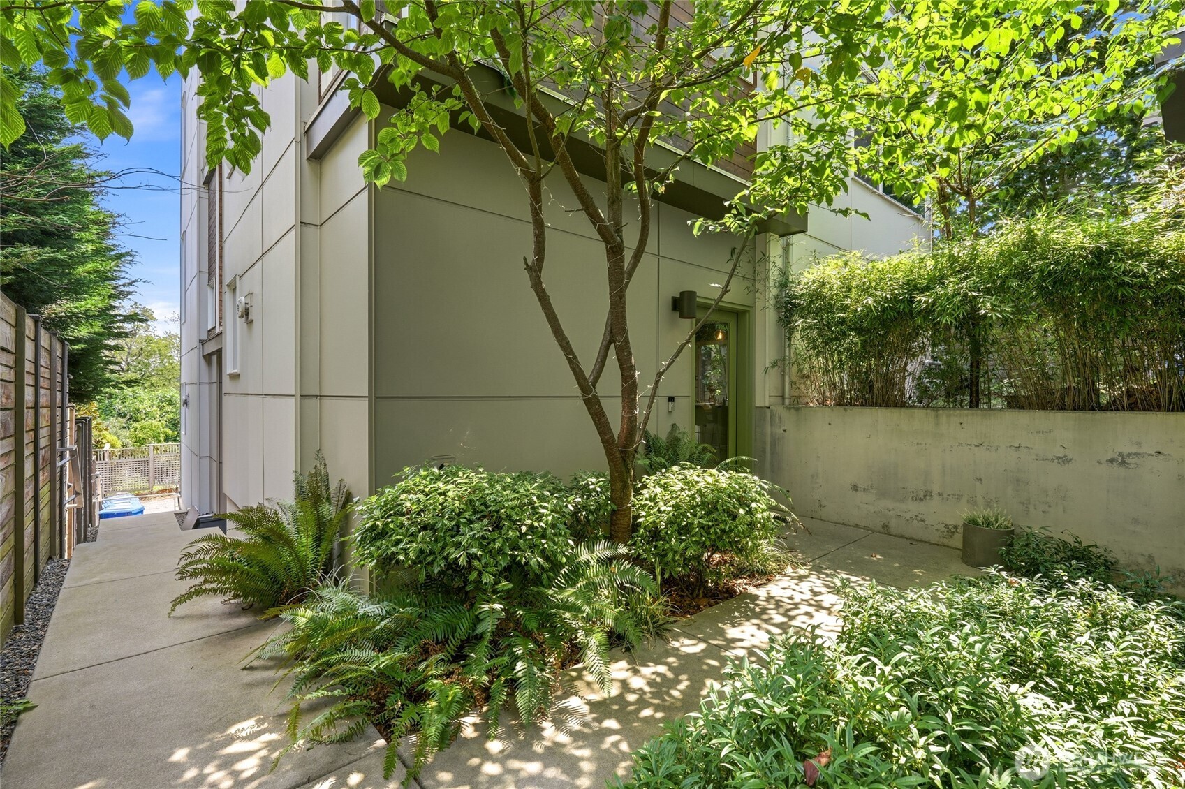 1806 25th Avenue A Property Photo 2