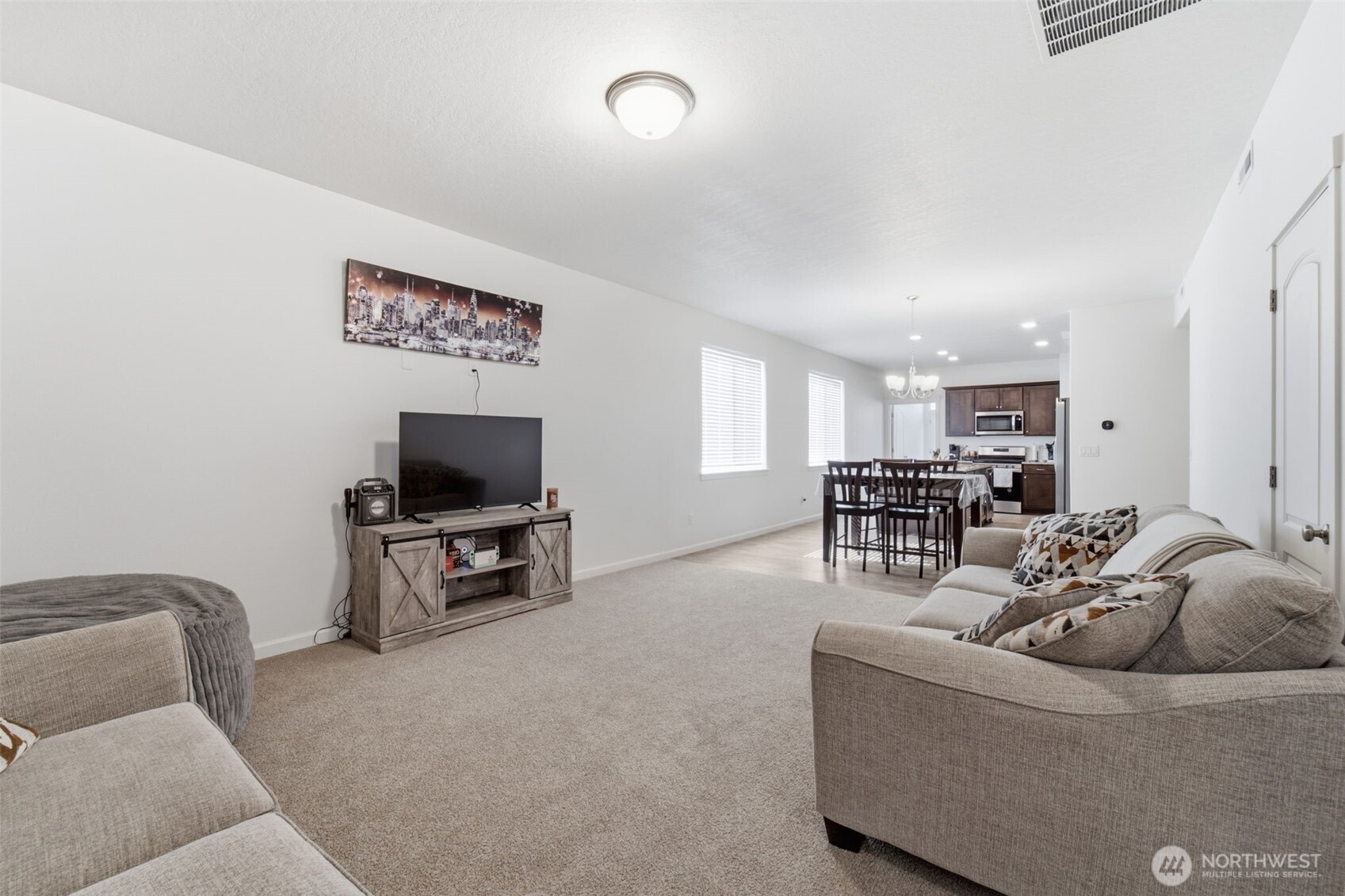 403 Emerald Avenue Property Photo 2